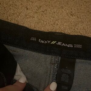 Size 4- retro DKNY jeans